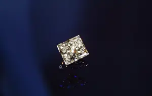 Gemstones: Mi-Diamond