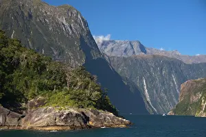 Milford: Milford Sound, New Zealand. An afternoon
