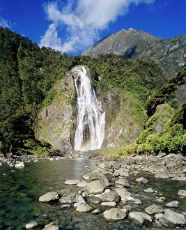Milford: MILFORD SOUND New Zealand - Bowen falls