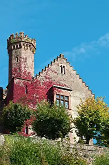Neckar: The Mittelburg (Middle Castle) in Neckarsteinach