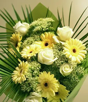 Variation: Mixed flowers in a wrap
