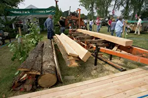 Moreton: Mobile saw for sawing logs at Moreton-in-Marsh