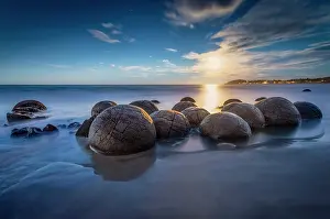 Moonlight: Moeraki Bolders at full moon, round rock balls