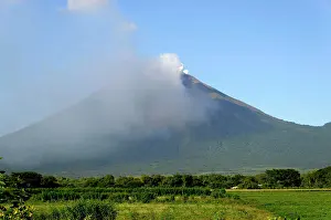 Smoking: Momotombo Volcano, 1297m, Leon, Nicaragua, Central