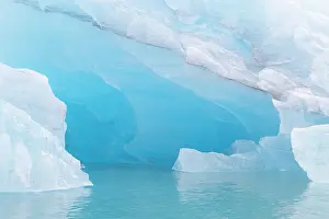 Climate Change: Monacobreen ice floe