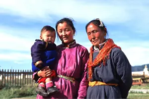Peoples: MONGOLIA - Pilgrims at Monastery at Harhorin (Karakorum)