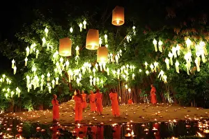 Krathong: Monks celebrate the Loy Krathong festival at Wat Phan Ta