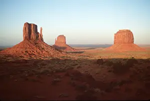 Buttes: Monument Valley - Buttes