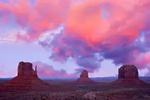Mittens: Monument Valley - famous sandstone formations The Mittens