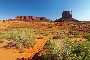 Table: Monument valley, West, Western, in Utah, USA, North