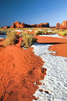 Unique: Monument Valley in Winter, Table Mountains and Monolites