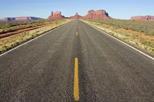 Buttes: Monument Valley's the long straight road (US 163)