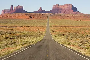 Buttes: Monument Valley's long straight road (US 163) leading
