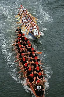 Melbourne: Moomba Festival: dragon boat races.Mulitcultural