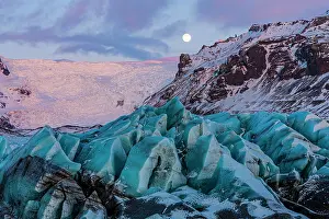 Moonlight: Full moon over Svinafellsj&, x1abd6c;l, Skaftafell