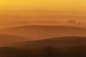 Haltwhistle: Morning fog - morning mist over scenery with rolling
