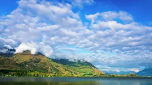 Wanaka: Morning light on Lake Wanaka, Wanaka, Otago, South