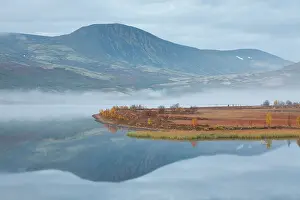 160517: Morning mist at lake Avsjoen near Dovrefjell Oppland