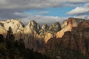 Sandstone: Morning sun and incoming storm