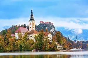 Church: Morning view of Lake Bled with Church of the Assumption