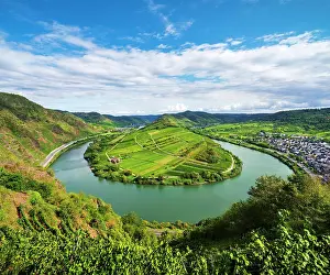 Moselle: Mosel river loop, Bremm, Moselle valley, Rhineland-Palatinat