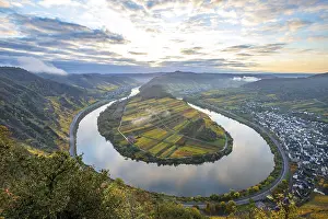 Vine: The Moselle bend, a beautiful river