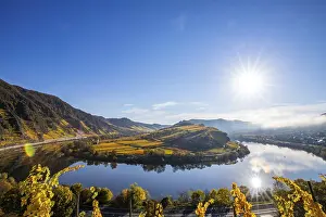 Vine: The Moselle Loop, a beautiful river makes a 180-degree loop