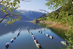Boats: Motorboats moored at the reservoir