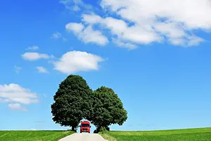 Book: Motorhome on picture book country road near Berg