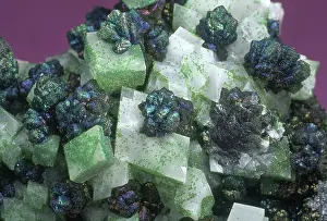 Secondary: Mottramite on Calcite