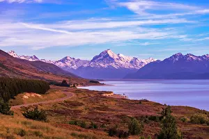 Highway: Mount Cook above Lake Pukaki, Aoraki Mount Cook National