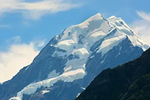 Hooker: Mount Cook - view into Hooker valley and the highest