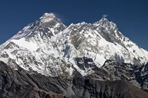 Chain: Mount Everest and Lhotse, the highest and the fourth-highest