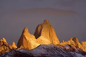 Fitz: Mount Fitz Roy - Cerro Fitz Roy at sunrise - Los