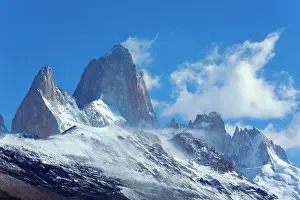 Fitz: Mount Fitz Roy - clouds gathering around Cerro Fitz Roy