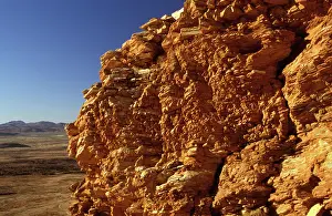 Macdonnell: Mount Sonder at sunrise. West MacDonnell Ranges