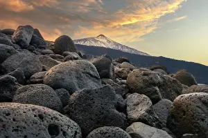 Daybreak: Mount Teide at sunrise, Puerto de la Cruz, Tenerife