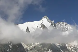 Hohe: The mountain Grossglockner (3798 m) - Hohe Tauern