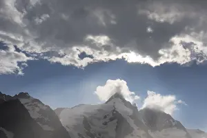 Hohe: The mountain Grossglockner (3798 m) - Hohe Tauern