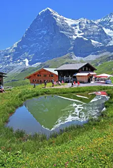 Huts: Mountain huts on the Kleine Scheidegg in front of