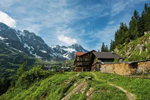 Gastronomy: Mountain inn Tschingelhorn, rear Lauterbrunnen valley