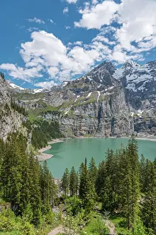 Kandersteg: Mountain landscape with Lake Oeschinen and Blaemlisalp
