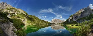 Ehrwald: Mountain panorama at Seebensee with the peaks of