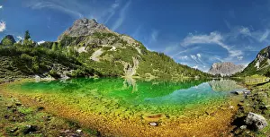 Ehrwald: Mountain panorama at the turquoise Seebensee with