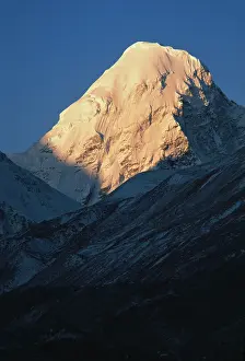 Tibet: Mountain peak in Rongbuk Glacier en route