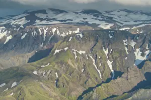 270321: Mountain ridge Thorsmoerk seen from the air - Iceland