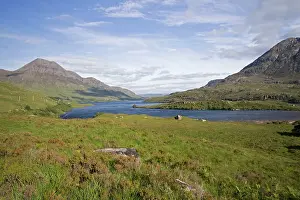 Lochs: Mountain scenery