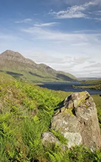 Lochs: Mountain scenery