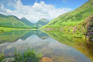 Ponticum: Mountain Scenery - reflection of Buachaille Etive