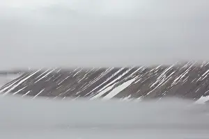 Strait: Mountains and fog at Hinlopen Strait - Svalbard